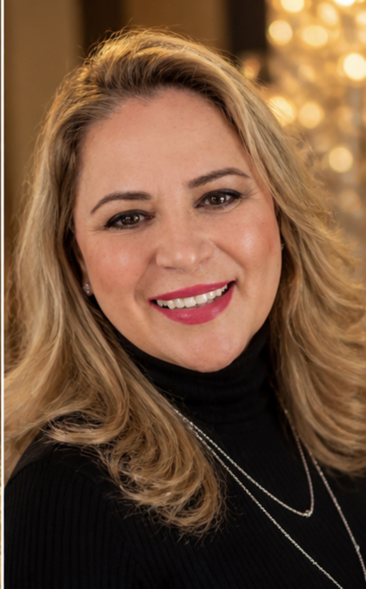 Dr. Roshanak Haghshenas, DDS